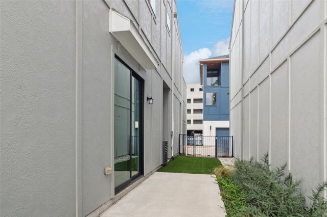 528 Secretariat Drive, Rowlett, TX 75088