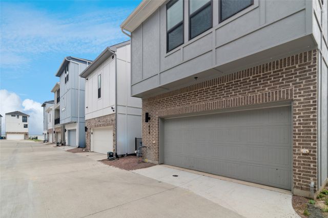 528 Secretariat Drive, Rowlett, TX 75088