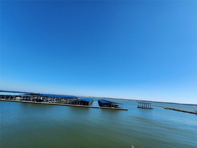 528 Secretariat Drive, Rowlett, TX 75088