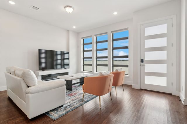 528 Secretariat Drive, Rowlett, TX 75088