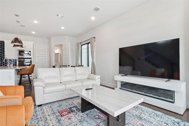 528 Secretariat Drive, Rowlett, TX 75088