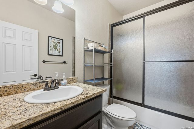 184 Fairway, Floresville, TX 78114