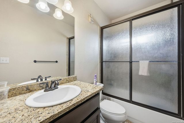 184 Fairway, Floresville, TX 78114