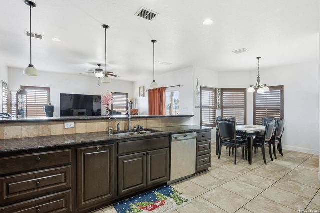 184 Fairway, Floresville, TX 78114