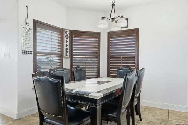 184 Fairway, Floresville, TX 78114