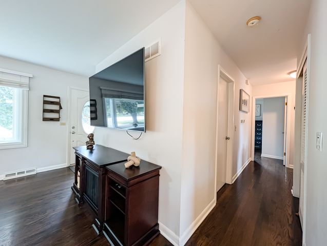 1005 E Irving Park Road, Itasca, IL 60143
