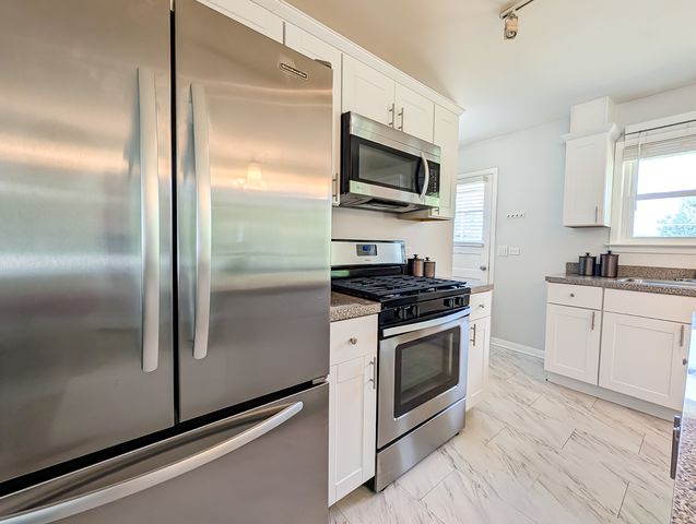 1005 E Irving Park Road, Itasca, IL 60143