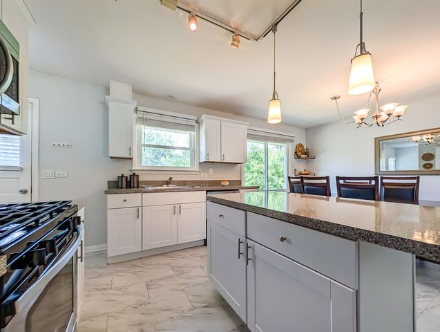 1005 E Irving Park Road, Itasca, IL 60143