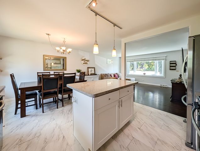 1005 E Irving Park Road, Itasca, IL 60143