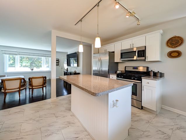1005 E Irving Park Road, Itasca, IL 60143