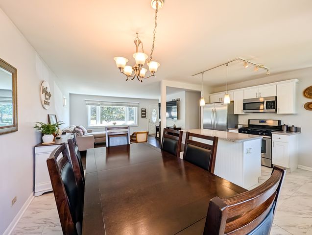 1005 E Irving Park Road, Itasca, IL 60143