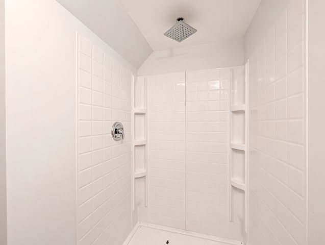 1005 E Irving Park Road, Itasca, IL 60143