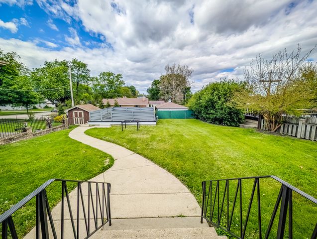 1005 E Irving Park Road, Itasca, IL 60143
