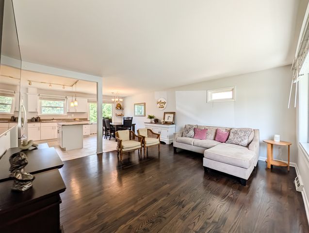 1005 E Irving Park Road, Itasca, IL 60143