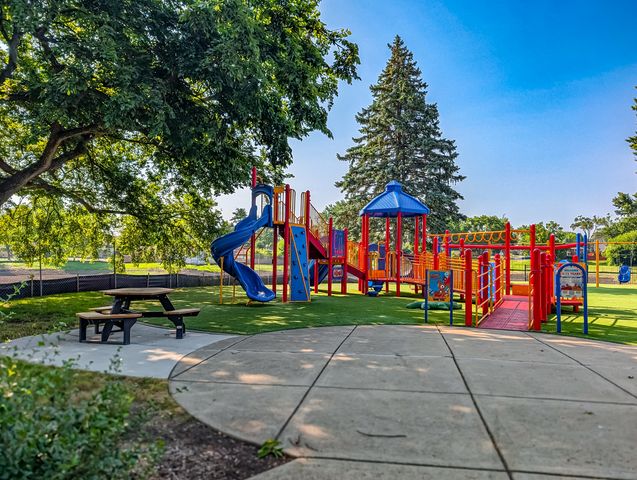 1005 E Irving Park Road, Itasca, IL 60143