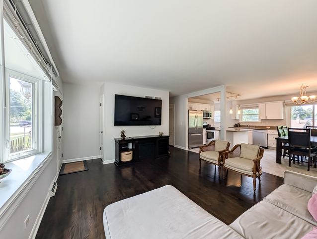 1005 E Irving Park Road, Itasca, IL 60143