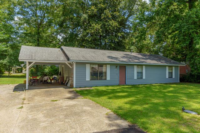 308 Barron St., Petal, MS 39465