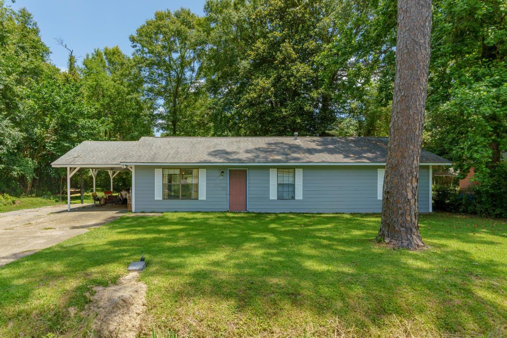 308 Barron St., Petal, MS 39465