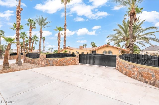 2920 South Tioga Way, Las Vegas, NV 89117