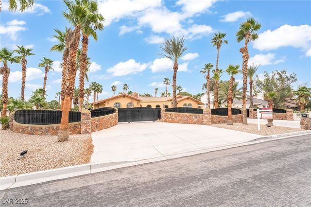 2920 South Tioga Way, Las Vegas, NV 89117