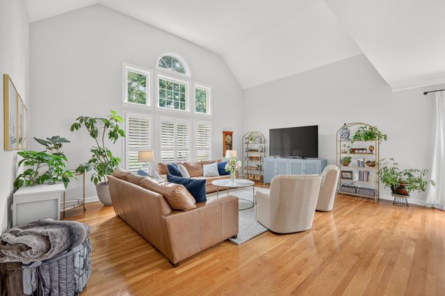 612 Eastcastle Ct, Franklin, TN 37069