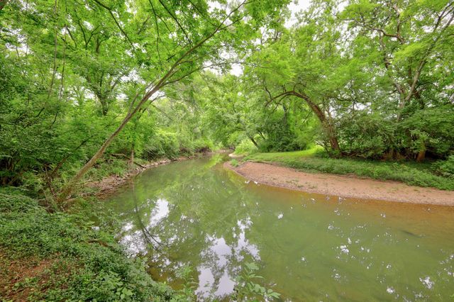 612 Eastcastle Ct, Franklin, TN 37069
