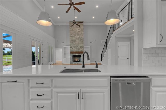 19220 Saddleback Drive, Mounds, OK 74047