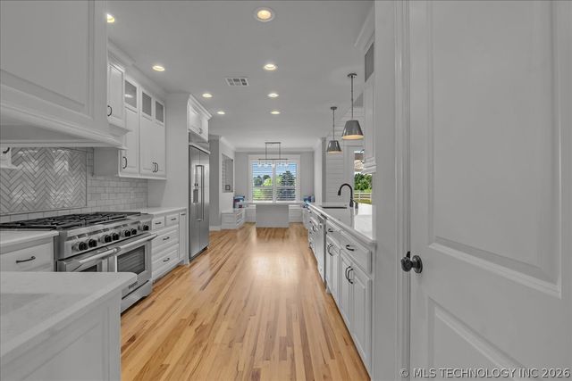 19220 Saddleback Drive, Mounds, OK 74047