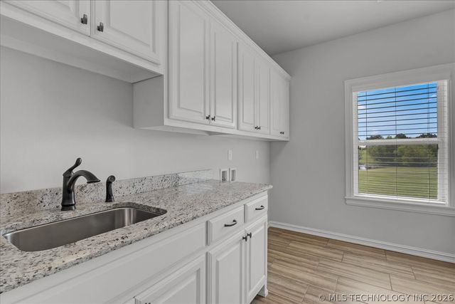 19220 Saddleback Drive, Mounds, OK 74047