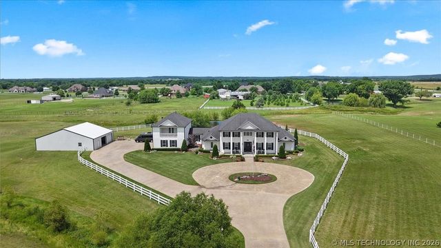 19220 Saddleback Drive, Mounds, OK 74047