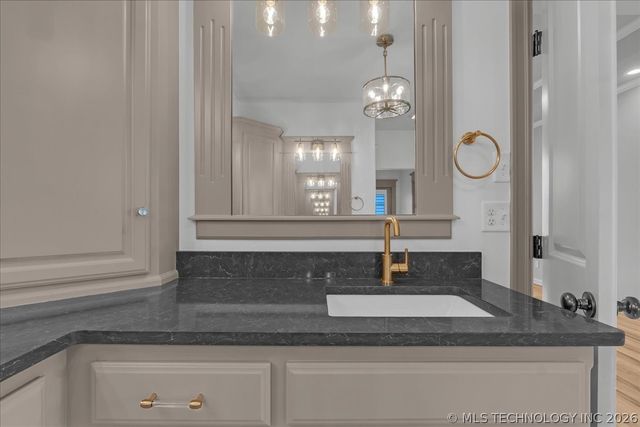 19220 Saddleback Drive, Mounds, OK 74047