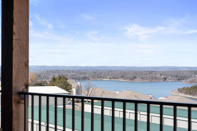 250 Poolside Pass 6, Hollister, MO 65672