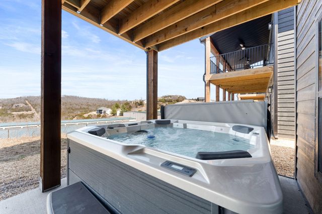 250 Poolside Pass 6, Hollister, MO 65672