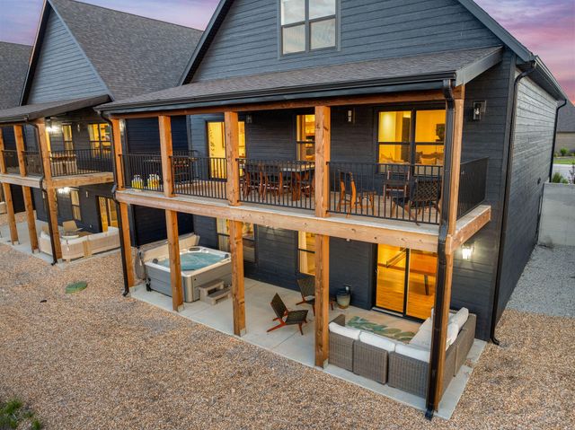 250 Poolside Pass 6, Hollister, MO 65672