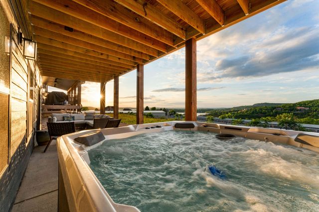 250 Poolside Pass 6, Hollister, MO 65672