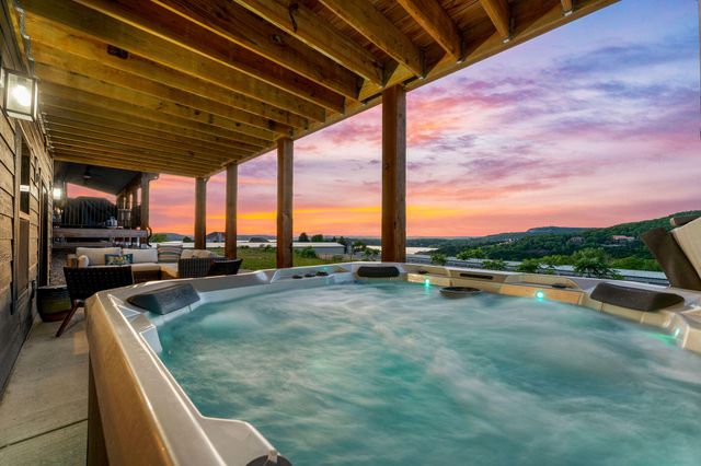 250 Poolside Pass 6, Hollister, MO 65672
