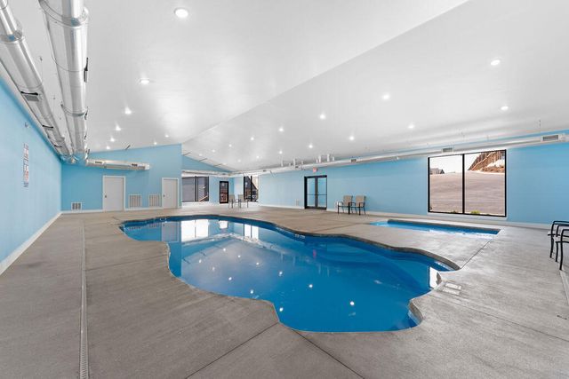 250 Poolside Pass 6, Hollister, MO 65672