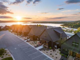 250 Poolside Pass 6, Hollister, MO 65672