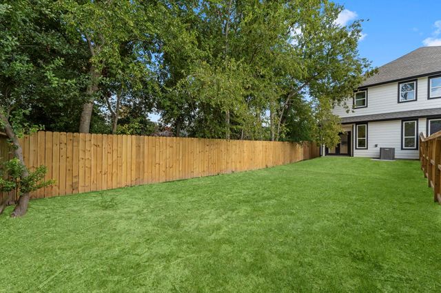 8205 Carver Road B, Houston, TX 77088