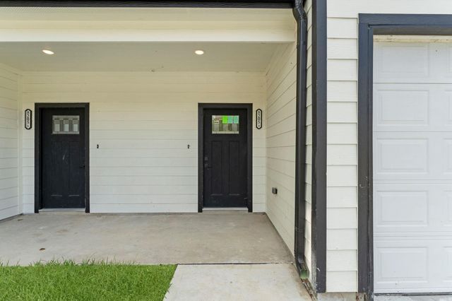 8205 Carver Road B, Houston, TX 77088