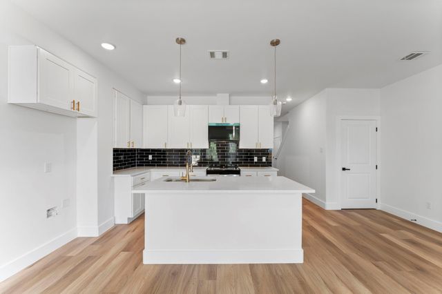 8205 Carver Road B, Houston, TX 77088