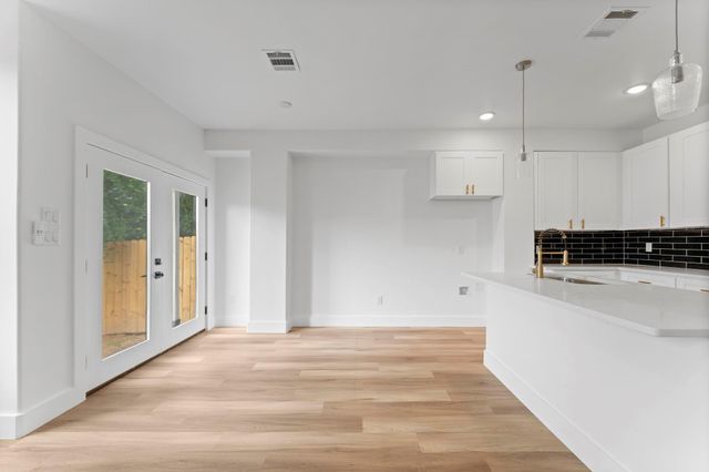 8205 Carver Road B, Houston, TX 77088