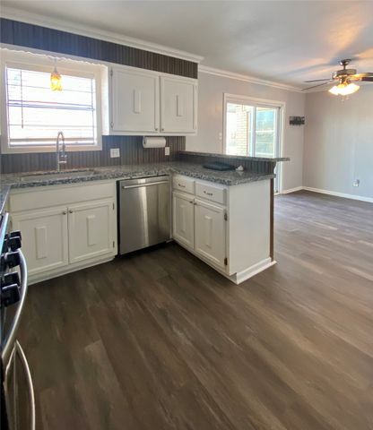 2004 Blue Bird Circle, Bonham, TX 75418