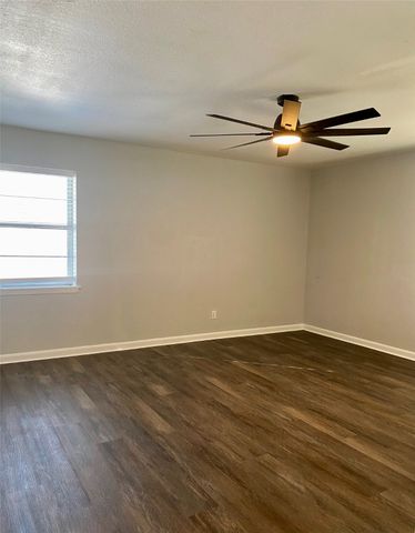 2004 Blue Bird Circle, Bonham, TX 75418