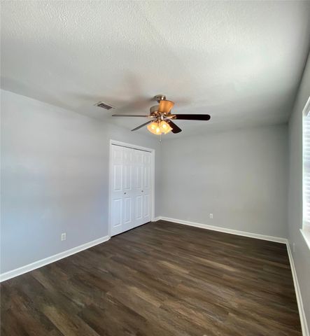 2004 Blue Bird Circle, Bonham, TX 75418