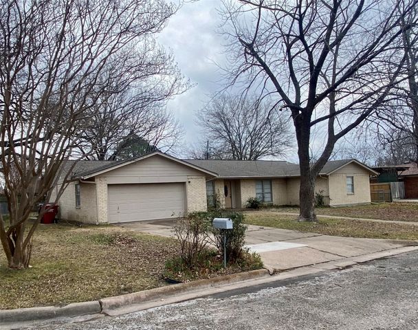 2004 Blue Bird Circle, Bonham, TX 75418