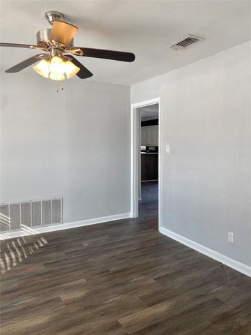 2004 Blue Bird Circle, Bonham, TX 75418