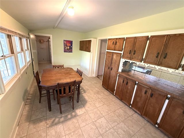 44 Ridgeway Avenue, Eureka Springs, AR 72632