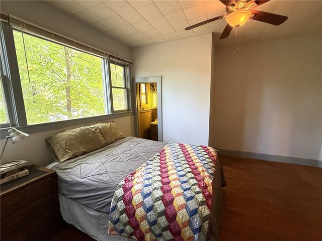 44 Ridgeway Avenue, Eureka Springs, AR 72632