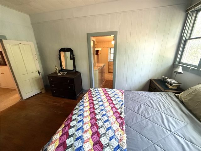 44 Ridgeway Avenue, Eureka Springs, AR 72632